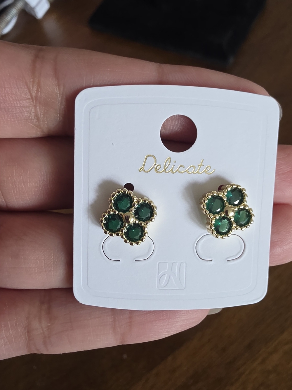 delicates Gold and Emerald Green Cluster Stud Earrings